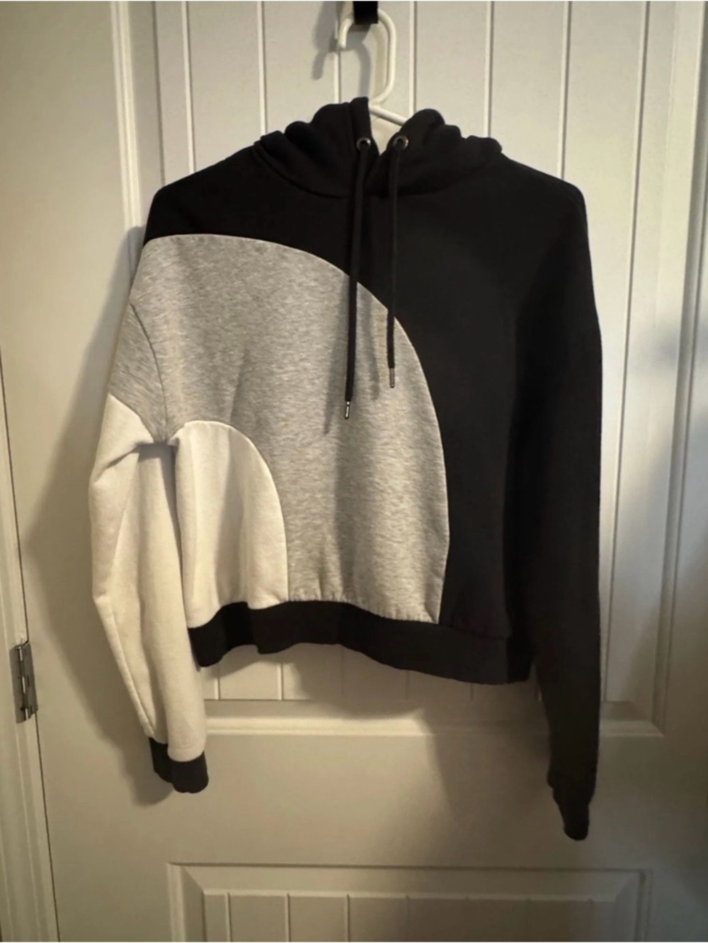 NorthFace Color Block Cropped Hoodie - Picture 2 of 5
